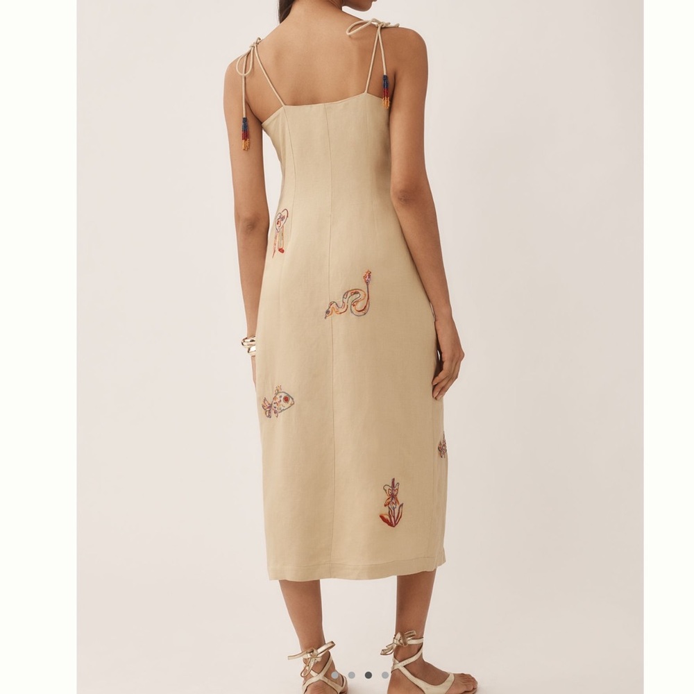 🐟 FARM Rio Anthropologie Embroidered Linen Dress Tan Fish Snake Floral New - Picture 4 of 16